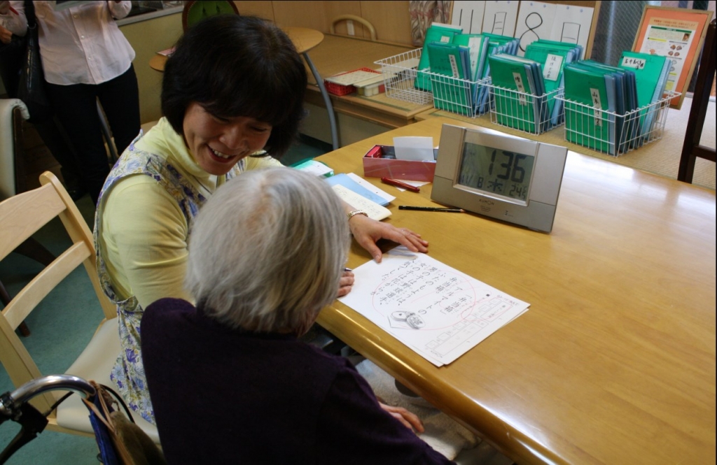 音読と計算が脳を活性化　認知症高齢者に生きがい提供　高齢者向け「学習療法」
